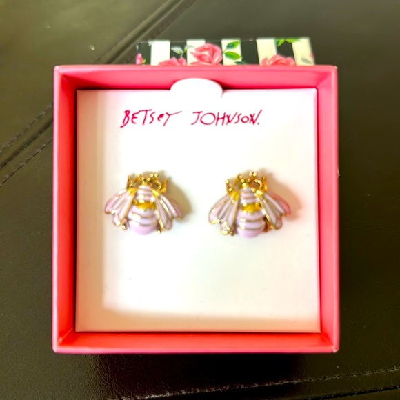 Betsey Johnson Jewelry - BETSEY JOHNSON GOLD AND LILAC BEE EARRINGS